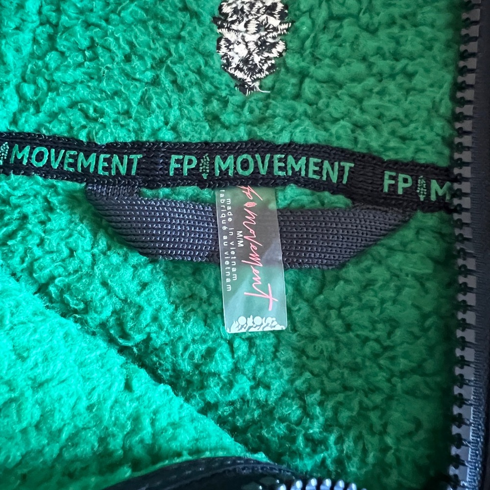 Free People Mountain High Fleece Green and Nacy RARE COLOR NWOT - Picture 8 of 9
